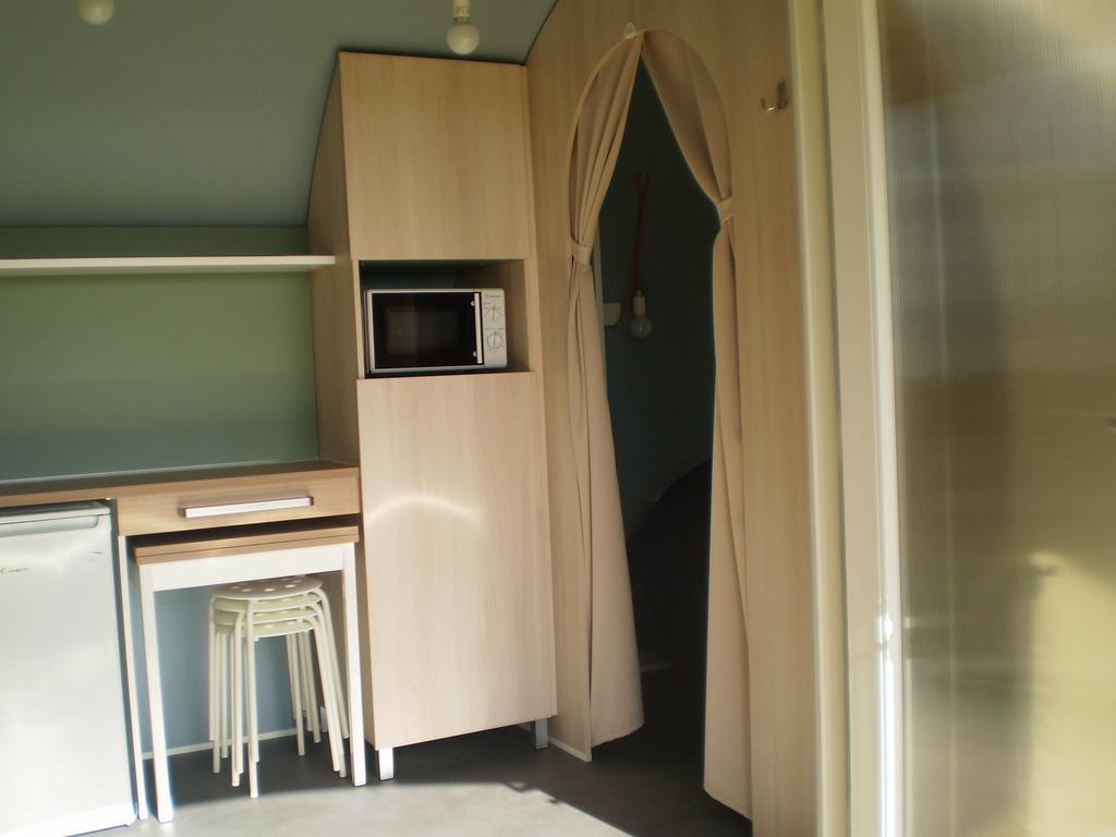 Camping Le Bois Jahan Brunelles Room photo